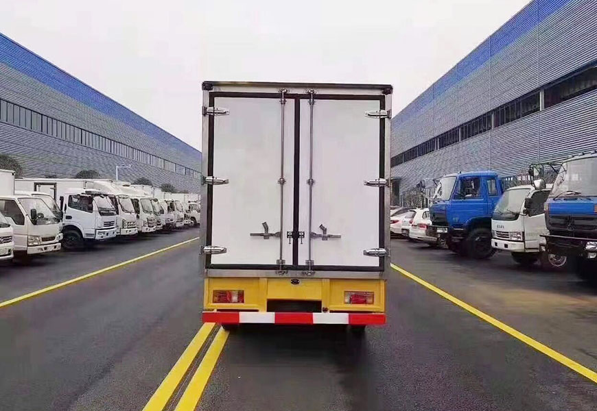 五十鈴雙排座冷藏車(chē)