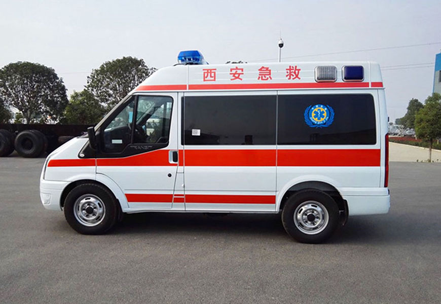 國六福特V348短軸中頂救護(hù)車（柴油版）