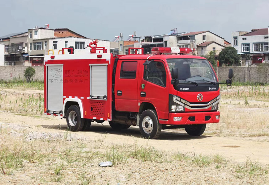 東風(fēng)多利卡雙排消防灑水車